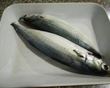 Hình bước làm 1 của món Cá Nục Bông Đút Lò