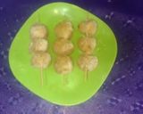 A picture of step 5 of Chicken dough balls.