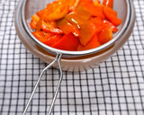 Foto del paso 5 de la receta: Aceite de pimiento rojo