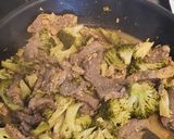 Foto langkah ke 4 dari resep Simple Stir-Fry Beef and Broccoli - AAP Recipe.