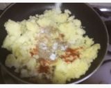 A picture of step 1 of Masala toast sandwich.