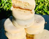 Foto del paso 2 de la receta: Alfajores de chocolate blanco