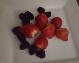 Foto del paso 2 de la receta: Crepas con fresas y moras