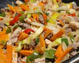 Foto del paso 2 de la receta: Pasta al Wok Mixta (Carne y pollo)
