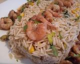 صورة لخطوة 1 من وصفة جمبري بالارز المقلي 🍝🍴