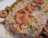 صورة لخطوة 1 من وصفة جمبري بالارز المقلي 🍝🍴