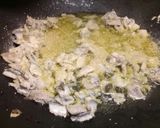 A picture of step 2 of Spaghetti con alici e pane.