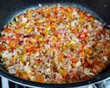 Foto del paso 3 de la receta: HUEVOS🥚Turcos Al Hogao🍅🌶️🫑🧅 Colombiano y Tocineta🥓...!