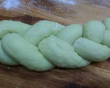 Hình bước làm 3 của món Bánh mì hoa cúc phô mai lá dứa
