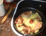 Foto del paso 6 de la receta Pollo en salsa aromática con patatas estilo chef