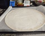 Foto del paso 2 de la receta: Hojaldre normal o sin gluten con queso de untar y salmón ahumado