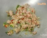 รูปขั้นตอนการทำที่ 2 ของ ผัดกะเพราแหนม-หมูสับ