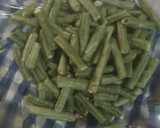 Foto langkah ke 2 dari resep Tumis kacang panjang putih telor saos tiram.