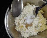 A picture of step 2 of Roll and sholl, Paneer sandwich.