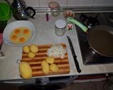A picture of step 1 of Spanish omelette.