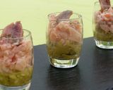 Foto del paso 3 de la receta Vasitos de tartar de salmón y guacamole con anchoa