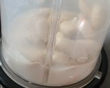 A picture of step 2 of Almonds Soup.