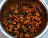 A picture of step 5 of Punjabi mango pickle.