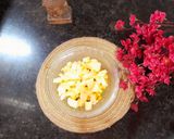 A picture of step 2 of Papad Katori Chaat.