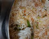 शेजवान फ्राइड राइस रेसिपी (schezwan fried rice recipe in marathi) रेसिपी स्टेप 3 फोटो 