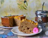 Foto del paso 5 de la receta: Torta invertida de naranja con harina integral y miel🍊