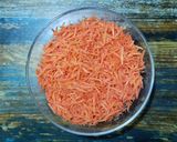 A picture of step 1 of Karnataka Style Carrot Palya.