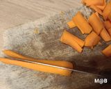 Une image de l'étape 1 de Chipolatas et légumes en cocotte au Cook Expert.