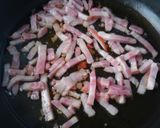 Foto del paso 3 de la receta: Ñoquis con bacón en salsa de tomate con vino dorado a la albahaca