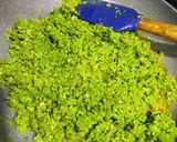 A picture of step 6 of Green peas sandwich.