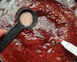 A picture of step 4 of Phalsa chutney.