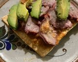 Foto del paso 4 de la receta: Tostadas de lengua con chile serrano ajo y semillas de girasol