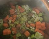 Foto del paso 3 de la receta: Brócoli, Puerro y Zanahoria Rehogadas con Cerdo a la Plancha