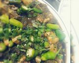 A picture of step 9 of Palak ghosht.