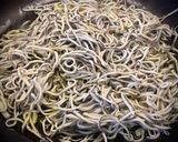 Foto del paso 1 de la receta: Spaghetti al nero di seppia con gulas all'aglio