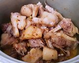A picture of step 3 of Quang Tri Duck Tapioca Noodle Soup (Bánh Canh Vịt Quảng Trị).