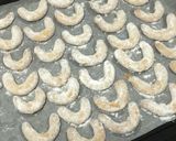 Bécsi vaníliás kifli recept fázis 4 fotója
