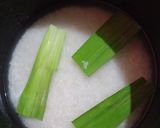 Foto langkah ke 1 dari resep Nasi Bakar Teflon Ayam Suwir Kemangi.