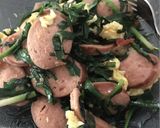Foto langkah ke 9 dari resep Tumis Sosis Kucai Pedas.