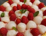 Une image de l'étape 12 de Tarte panna cotta au thé et framboises litchis.
