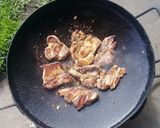 Foto del paso 2 de la receta: Chuletas de cerdo con puré mixto