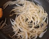 Foto del paso 3 de la receta: Pechugas encebolladas fáciles