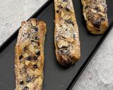 Une image de l'étape 3 de Crousti-galette du chef François Perret à la crème d’amandes/pistaches et myrtilles.