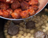 Foto del paso 10 de la receta: Potaje de garbanzos con embutido valenciano, cebolla y espinacas