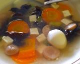 Foto langkah ke 4 dari resep Sup Kimlo Jamur Telur Puyuh.