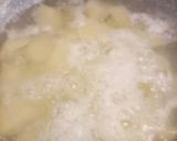 A picture of step 4 of Minced beef and veg pie with mash & onion gravy.