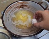 Foto langkah ke 6 dari resep Onde Onde Ubi Ungu Isi Coklat.
