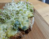 Une image de l'étape 6 de 🌱 Tartine gratinée béchamel aux verts de poireaux (antigaspi).