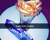 A picture of step 5 of Oreo milkshake.