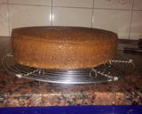 Foto del paso 5 de la receta: Torta de chocolate rellena con crema y mermelada de frambuesa