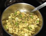 A picture of step 4 of Aloo matar samosa.